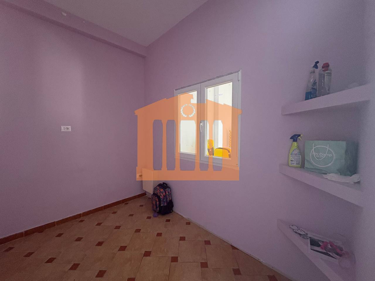 AMBIENT BIZNESI TE "STACIONI I TRENIT"-DURRES, PER SHITJE!