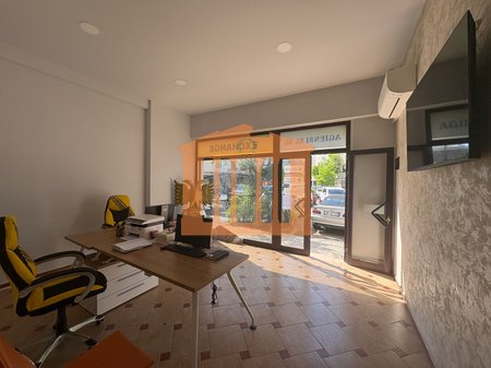 AMBIENT BIZNESI TE "STACIONI I TRENIT"-DURRES, PER QIRA!