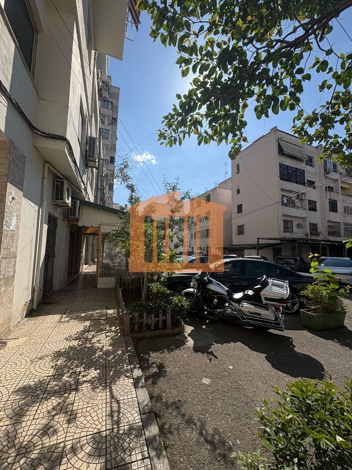 AMBIENT BIZNESI TE "STACIONI I TRENIT"-DURRES, PER QIRA!