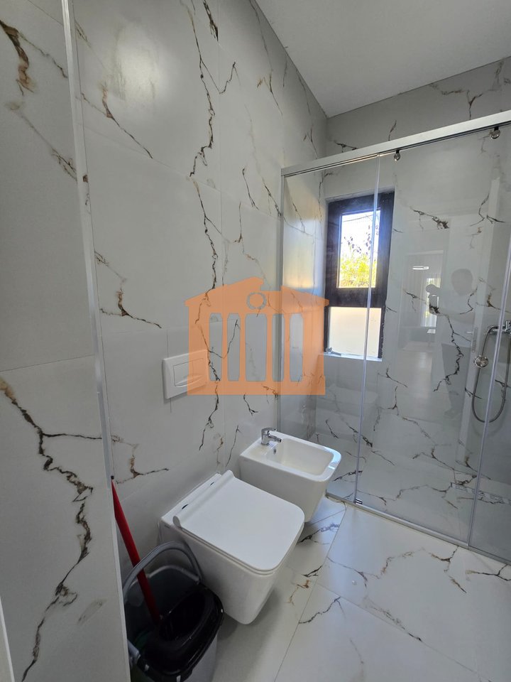 SUPER APARTMENT 2+1+2 PARKINGS, WITH ELEVATOR IN FARKE FOR RENT!