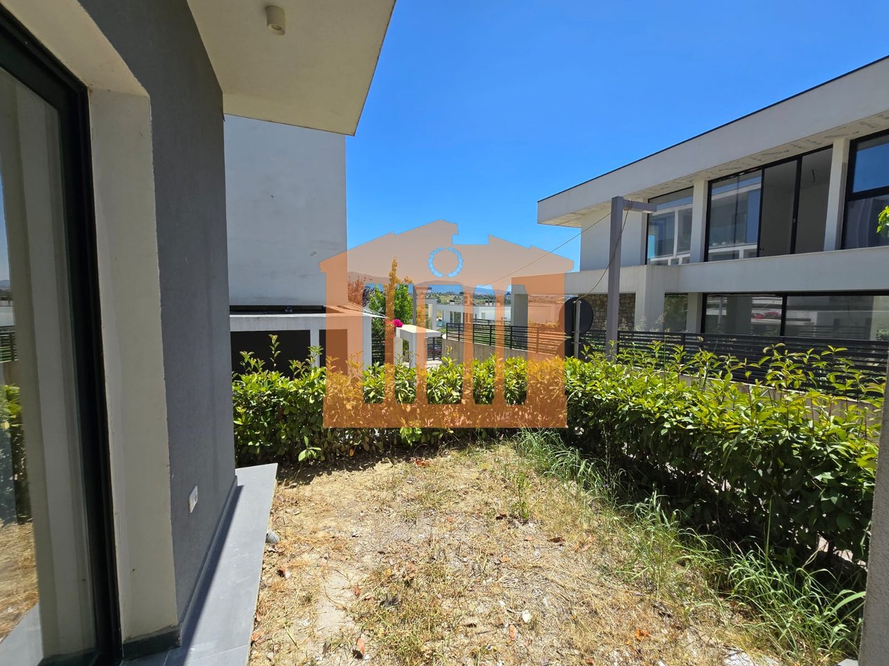 SUPER APARTMENT 2+1+2 PARKINGS, WITH ELEVATOR IN FARKE FOR RENT!