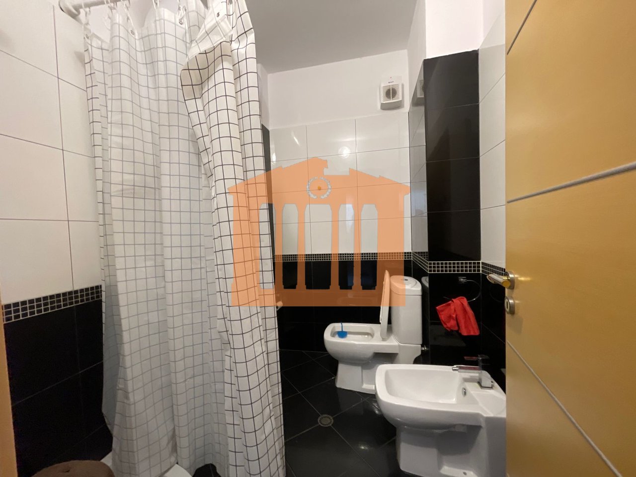 APARTAMENT 2+1 TE ISH URT,DURRES PER QIRA!