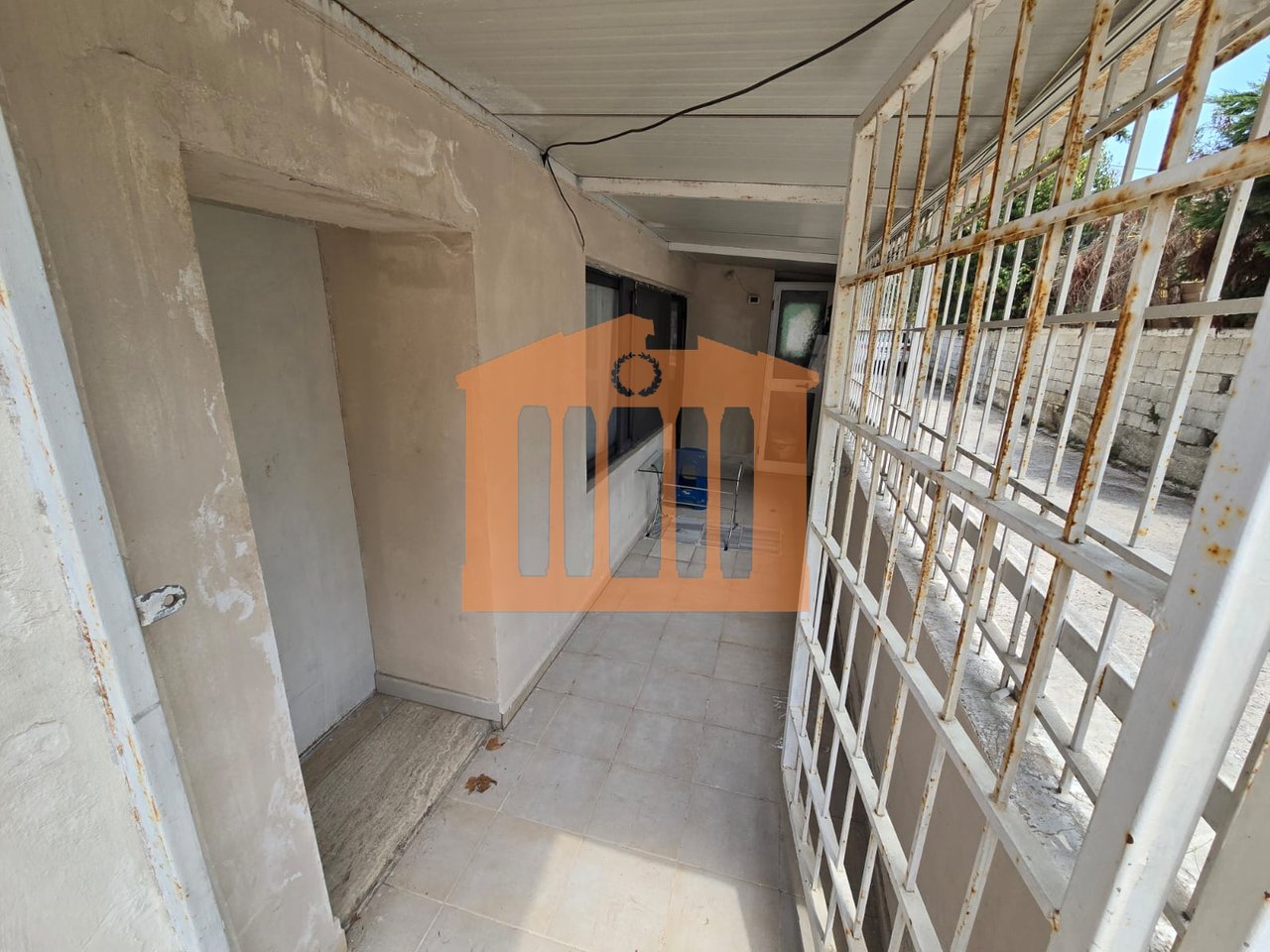 GARAGE E RITORNO ALL'APPARTAMENTO SULLA SPIAGGIA IN VENDITA!