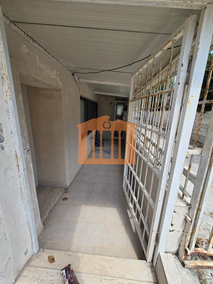 GARAGE E RITORNO ALL'APPARTAMENTO SULLA SPIAGGIA IN VENDITA!