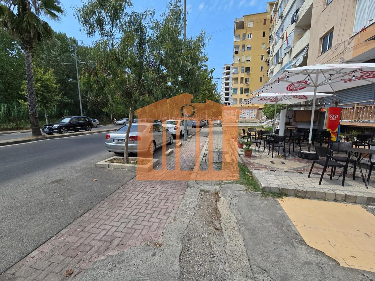 GARAGE E RITORNO ALL'APPARTAMENTO SULLA SPIAGGIA IN VENDITA!