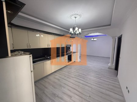 APPARTAMENTO 2+1 CON VERANDA SULLA SPIAGGIA DI DURAZZO, IN VENDITA!