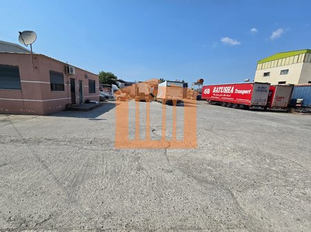 LOCALE 3500m2 IN AFFITTO A SHKOZET!