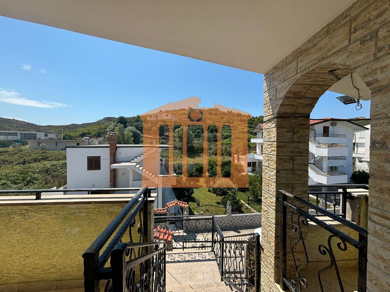 THREE FLOORS OF A VILLA IN SPITALL, FOR RENT!
