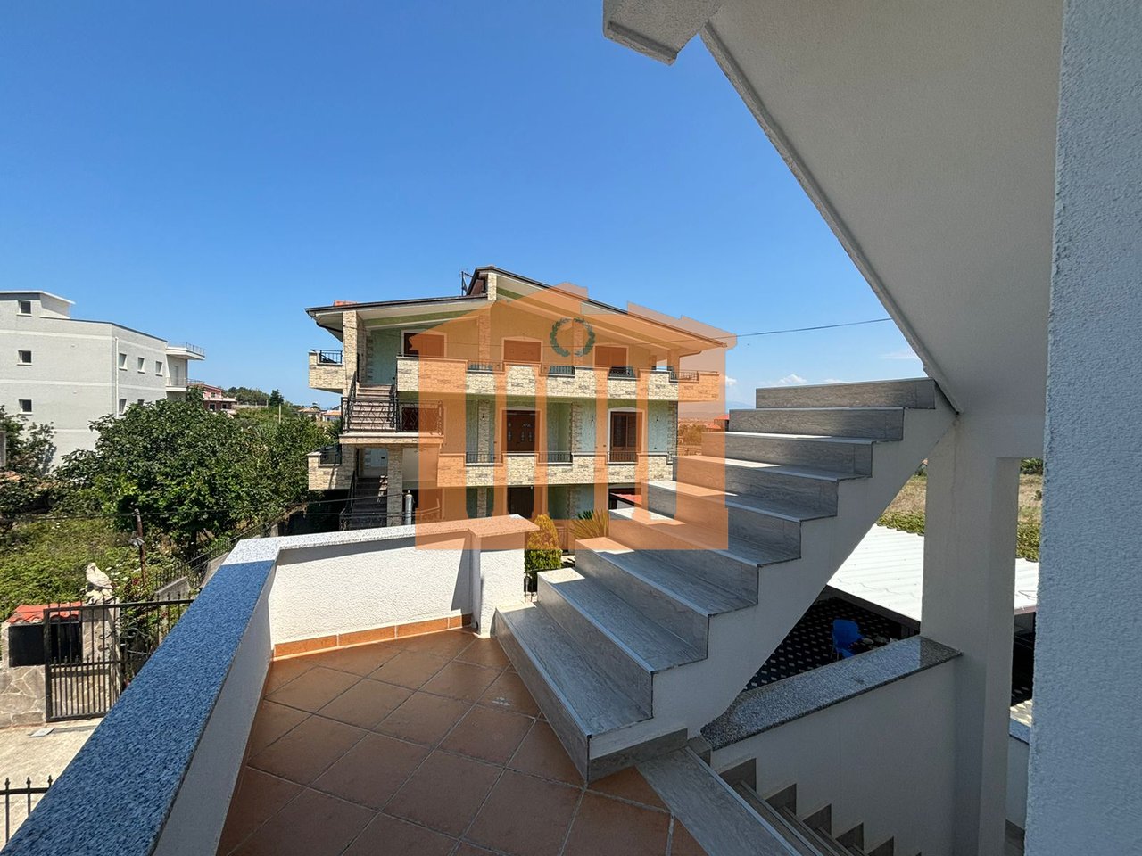 3 PIANI DI CANTINA DI UNA VILLA A SPITALL, IN AFFITTO!
