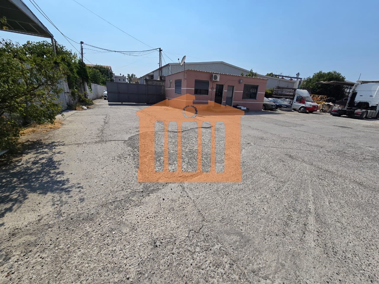 LOCALE 3500m2 IN AFFITTO A SHKOZET!