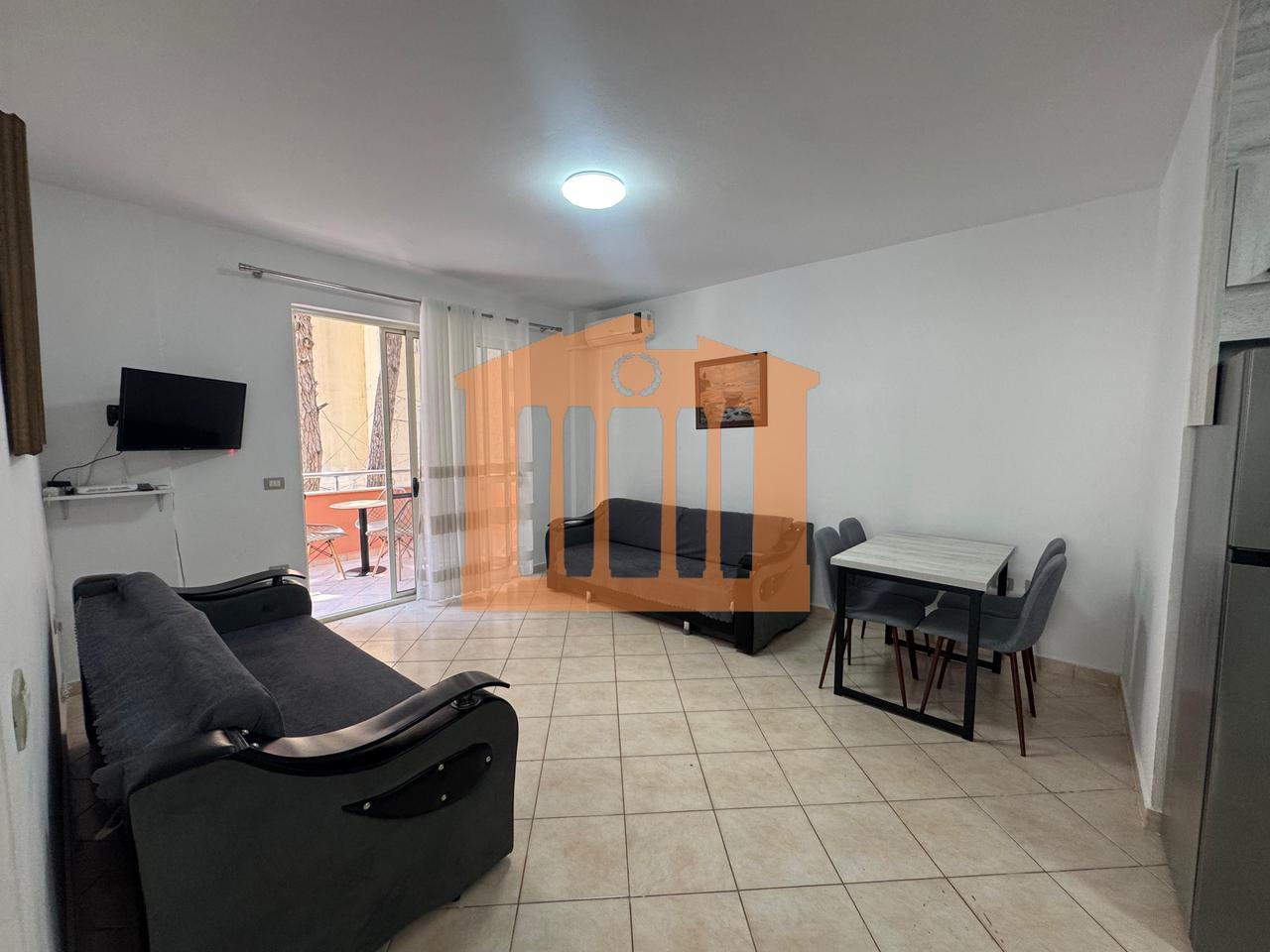 APARTAMENT 1+1 NE MAL TE ROBIT, PER SHITJE !