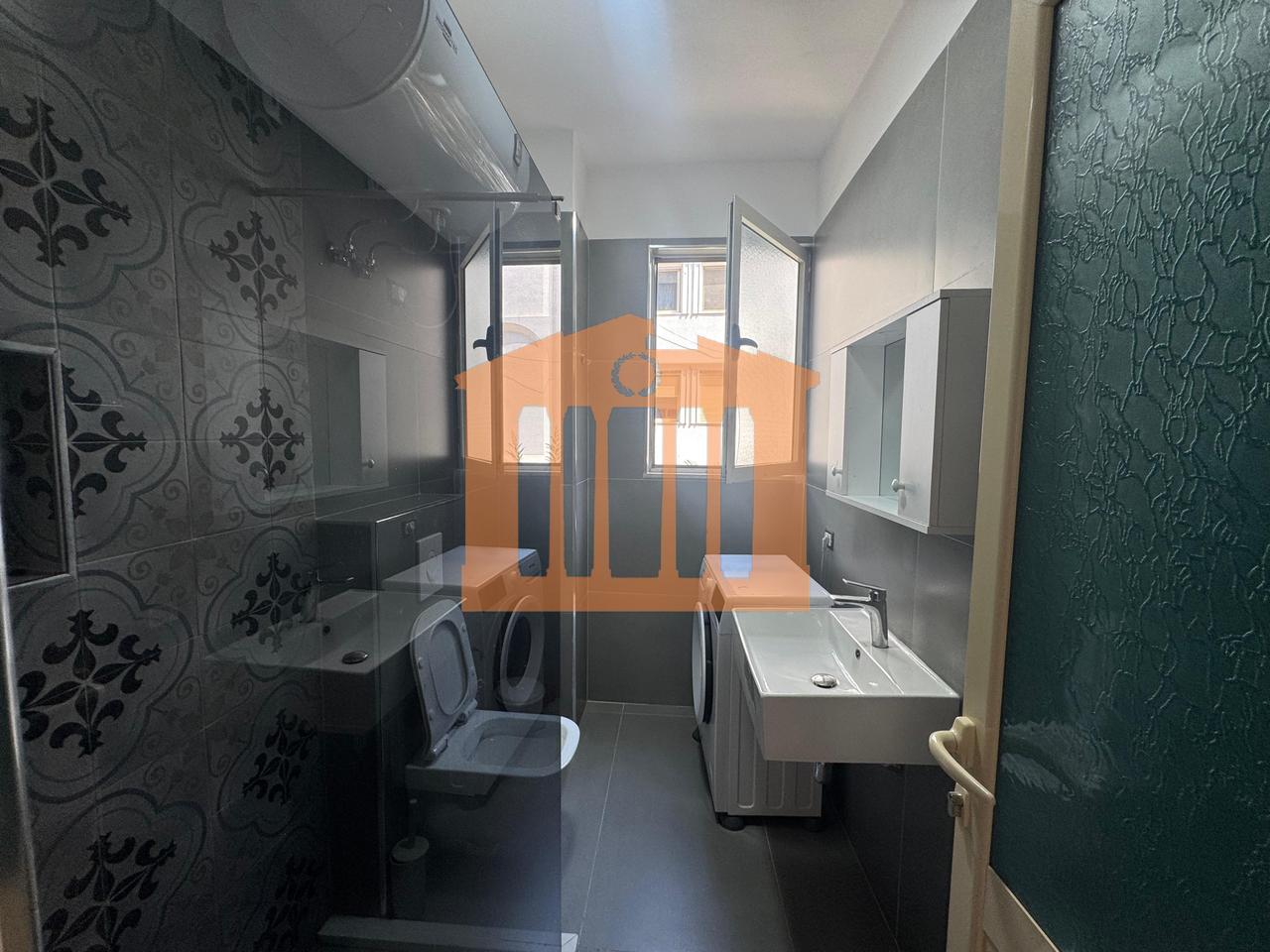 APARTAMENT 1+1 NE MAL TE ROBIT, PER SHITJE !