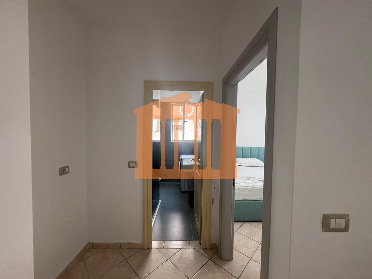 APARTAMENT 1+1 NE MAL TE ROBIT, PER SHITJE !