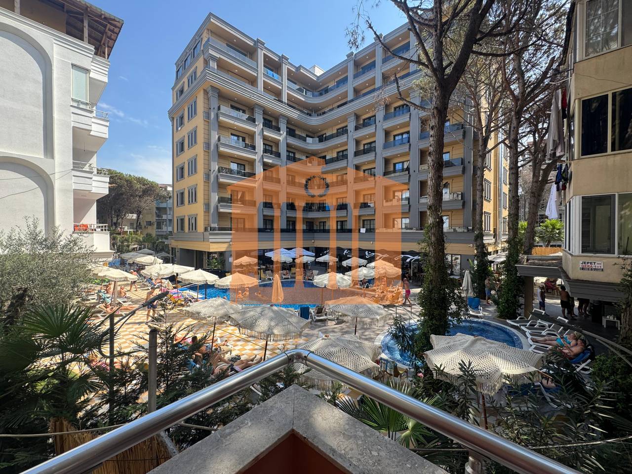 APARTAMENT 1+1 NE MAL TE ROBIT, PER SHITJE !