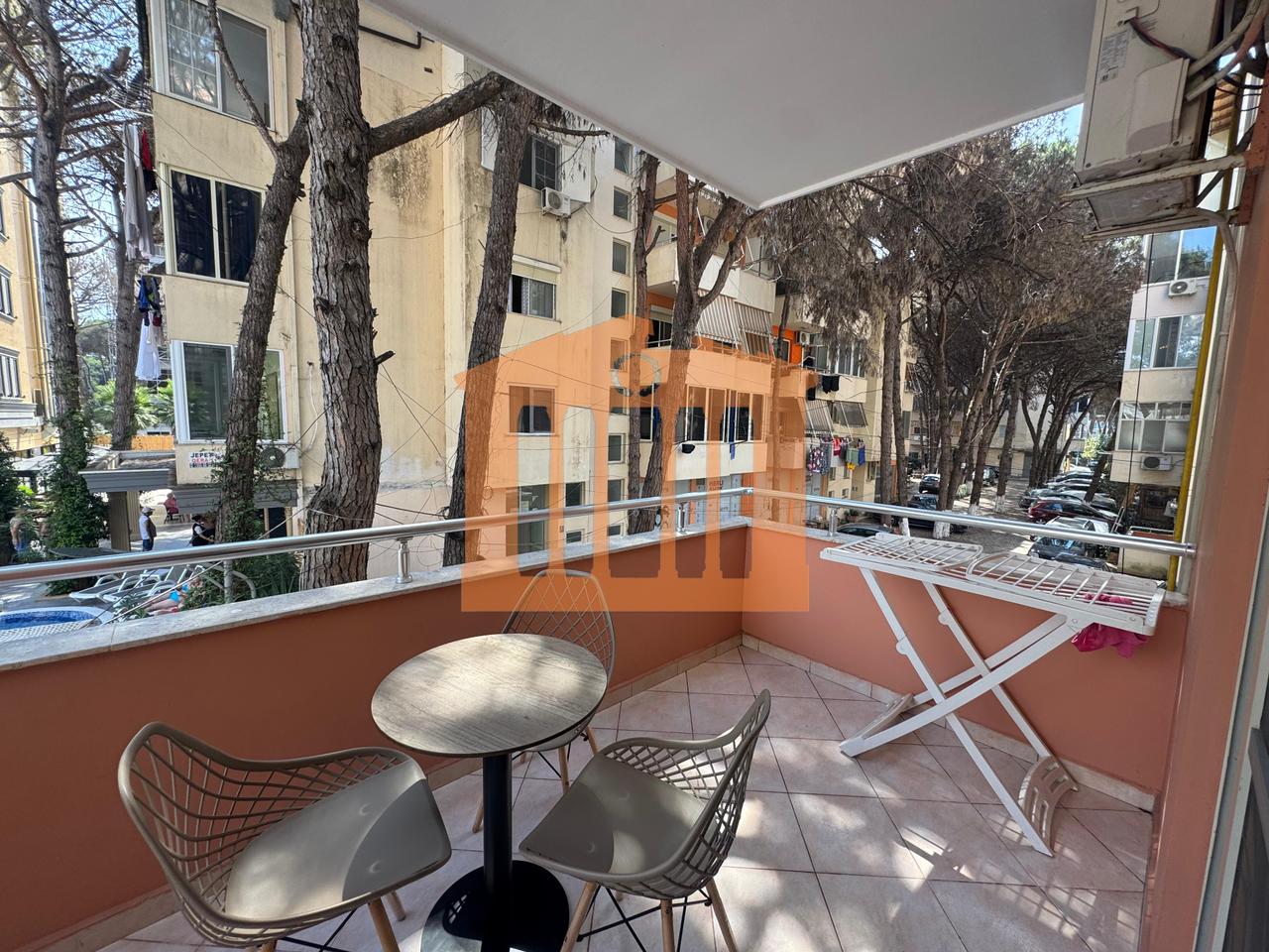 APARTAMENT 1+1 NE MAL TE ROBIT, PER SHITJE !