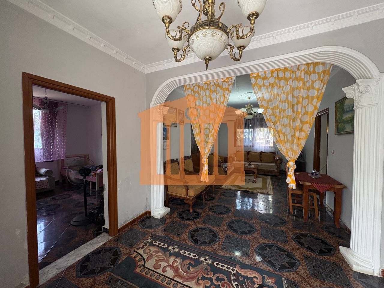 CASA PRIVATA CON TERRENO VICINO ALLA CROCE ROSSA A DURAZZO, IN VENDITA!