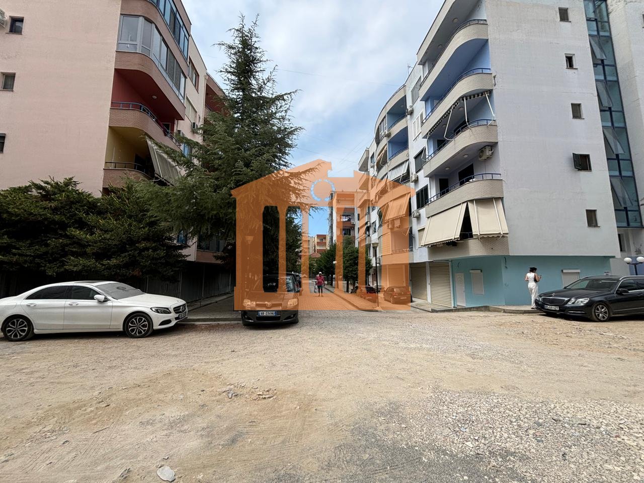 AMPIO MONOLOCALE IN VENDITA!
