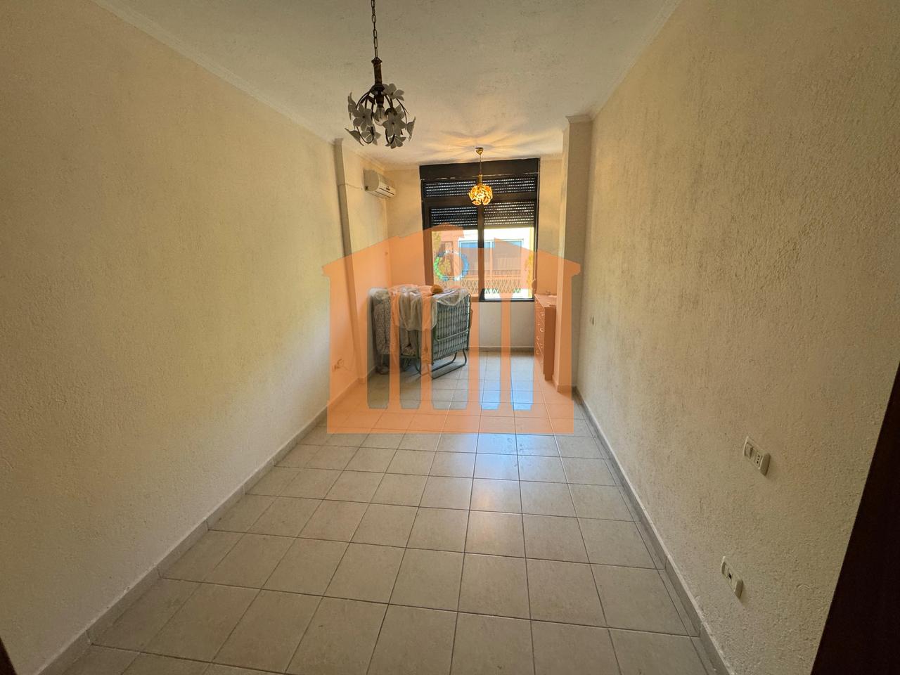 APARTAMENT 1+1 TEK SHKEMBI KAVAJES , PER SHITJE !