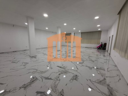 AMBIENT BIZNESI NE SPITALLE DURRES , PER QIRA !