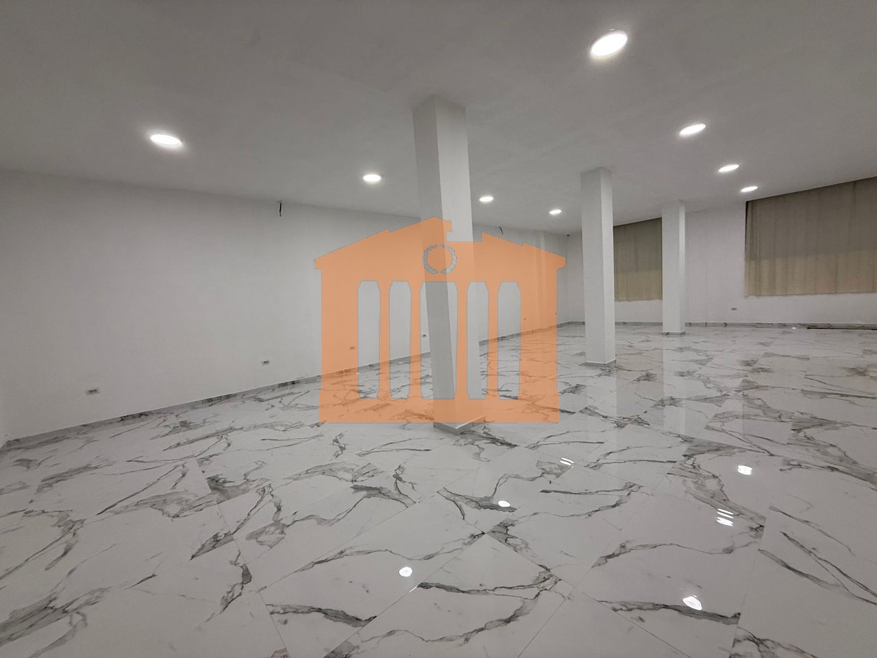 AMBIENT BIZNESI NE SPITALLE DURRES , PER QIRA !