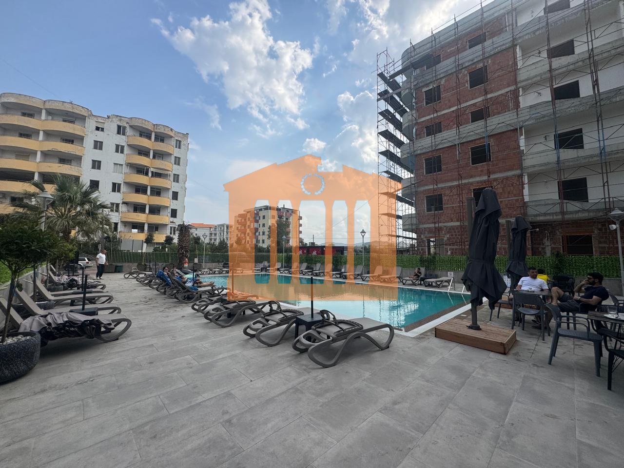 APARTAMENT 1+1 NE MAL TE ROBIT, PER SHITJE !