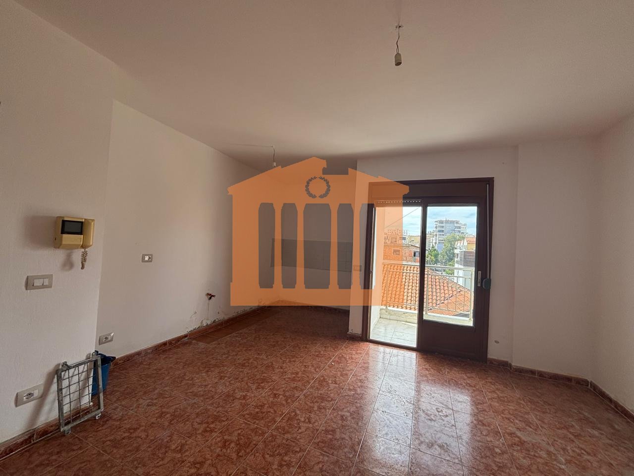 APARTAMENT 1+1 NE DURRES, PER SHITJE !