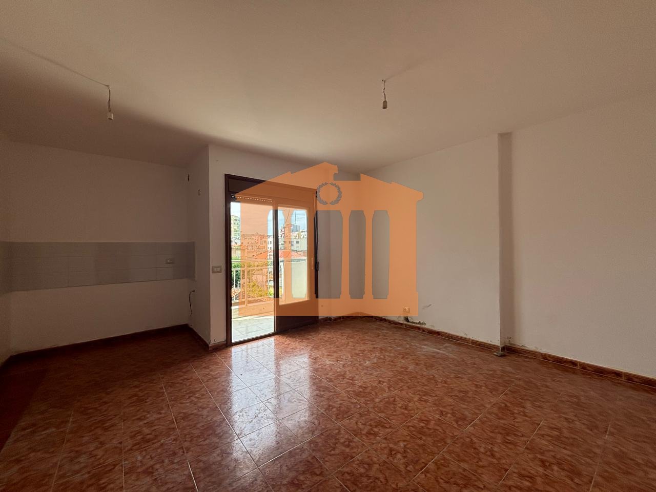 APARTAMENT 1+1 NE DURRES, PER SHITJE !