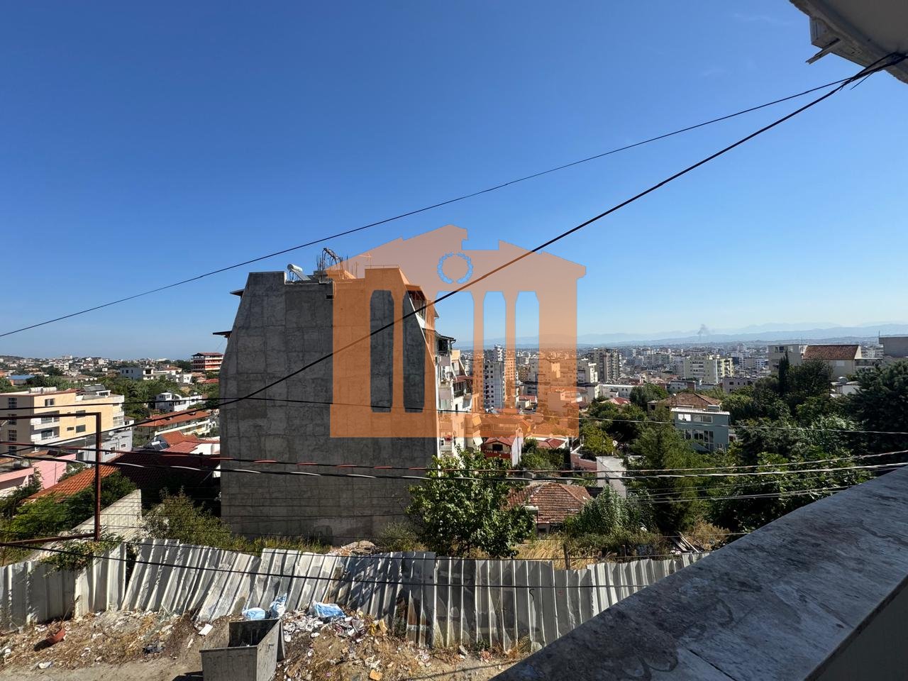 APARTAMENT 2+1 TEK VILA ZOGUT DURRES, PER QIRA !