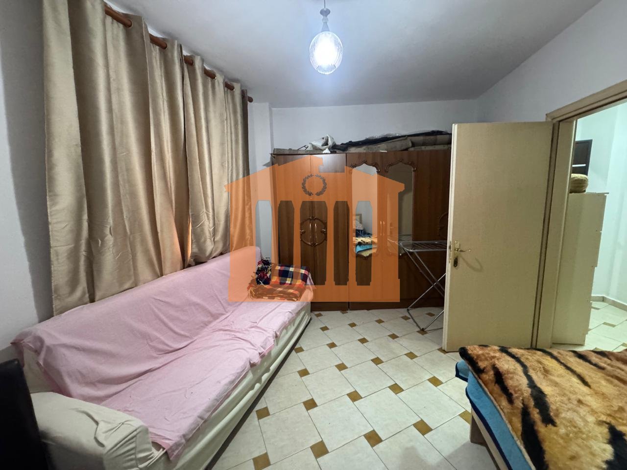 APARTAMENT 2+1 TEK VILA ZOGUT DURRES, PER QIRA !
