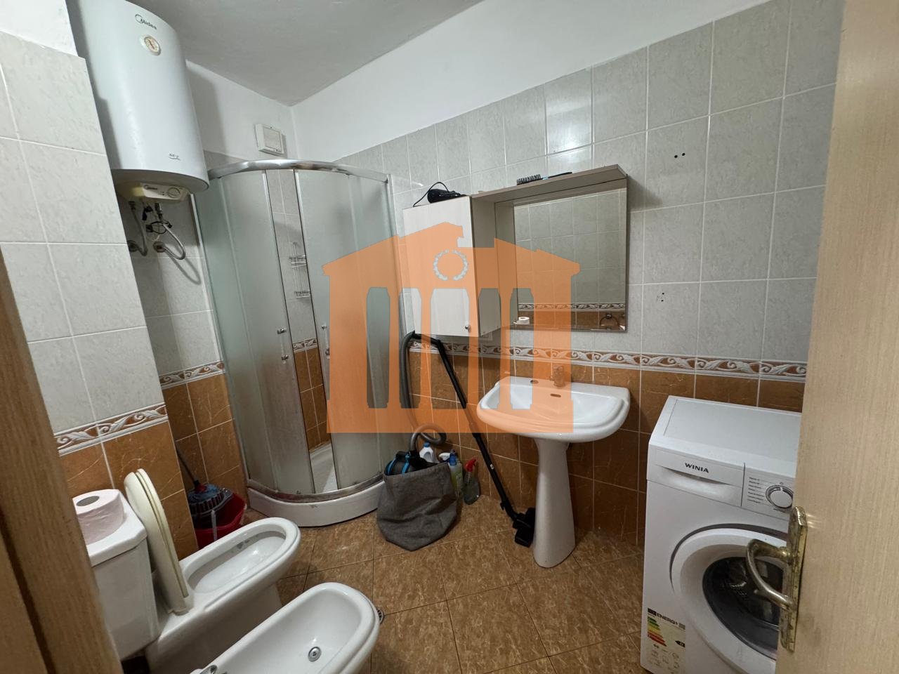 APARTAMENT 2+1 TEK VILA ZOGUT DURRES, PER QIRA !