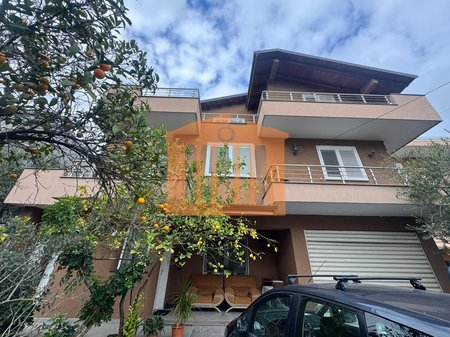 VILE 3 KATESHE NE DURRES, PER SHITJE!