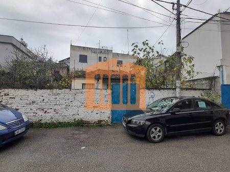 TERRENO E EDIFICIO A DURAZZO, IN VENDITA!