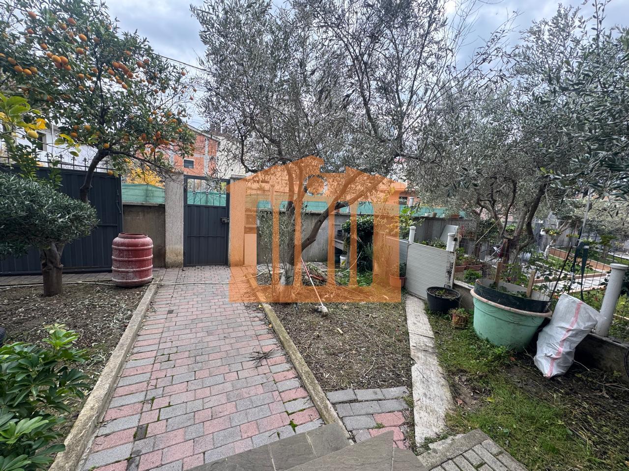 VILE 3 KATESHE NE DURRES, PER SHITJE!