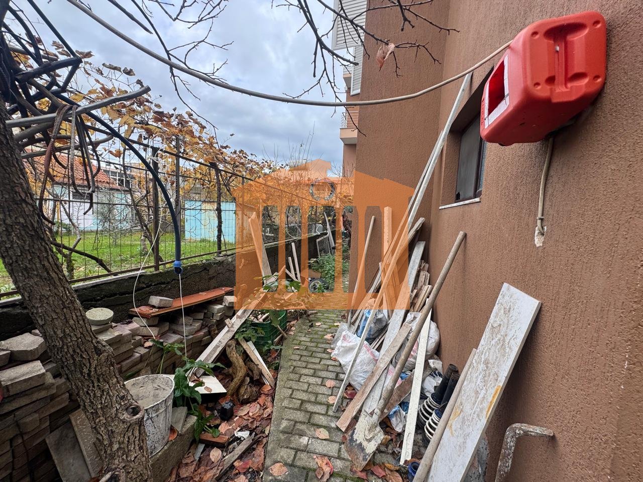 VILE 3 KATESHE NE DURRES, PER SHITJE!