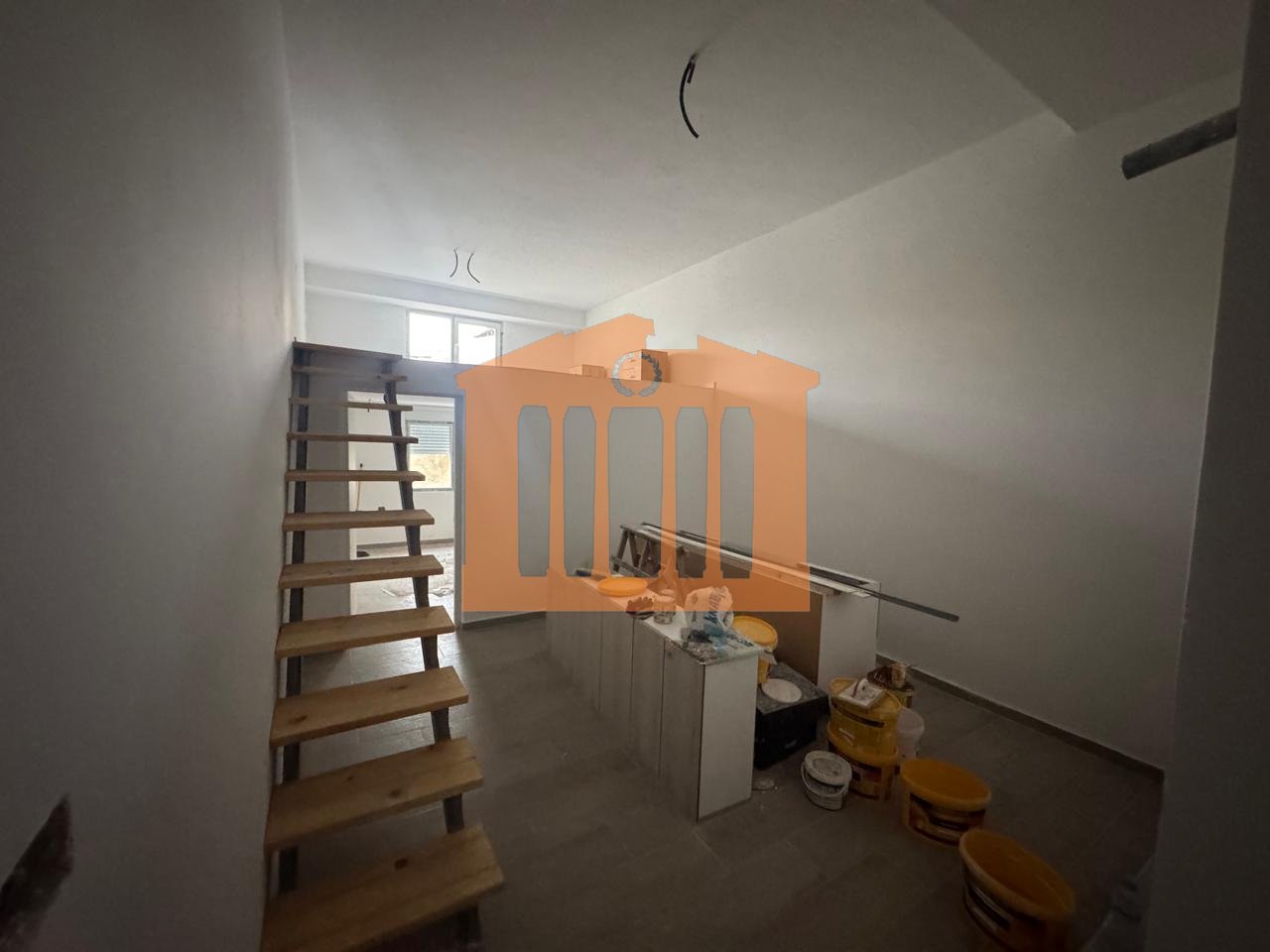 DUPLEX IN VENDITA VICINO ALLA SPIAGGIA, DURAZZO!