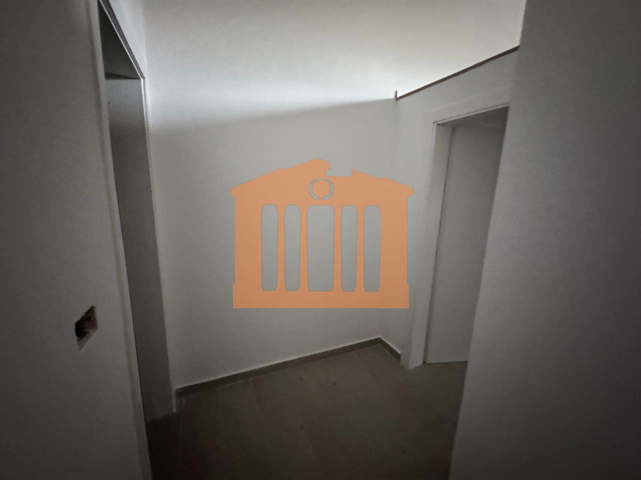 DUPLEX IN VENDITA VICINO ALLA SPIAGGIA, DURAZZO!