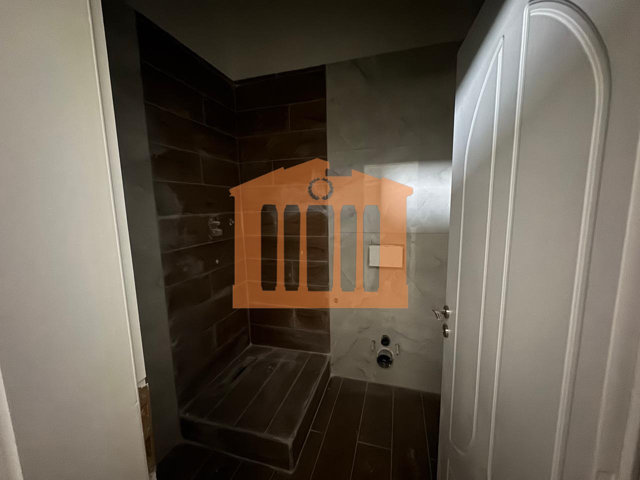 DUPLEX IN VENDITA VICINO ALLA SPIAGGIA, DURAZZO!