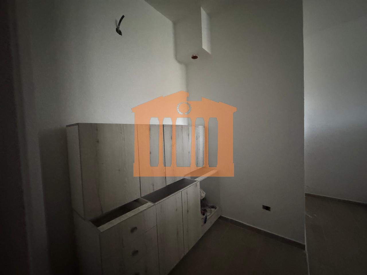 DUPLEX IN VENDITA VICINO ALLA SPIAGGIA, DURAZZO!