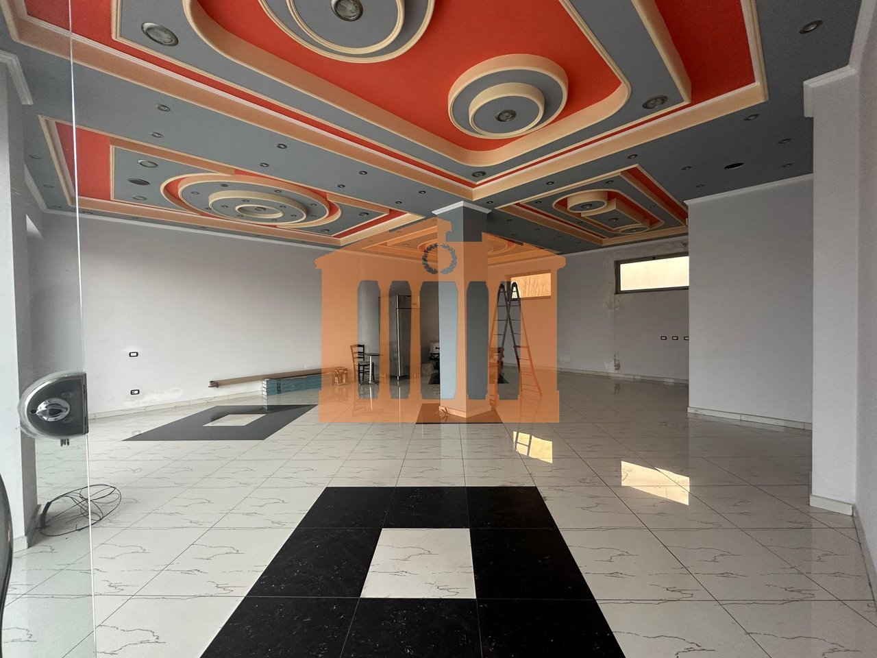 SPAZIO COMMERCIALE A PLEPA, IN AFFITTO!