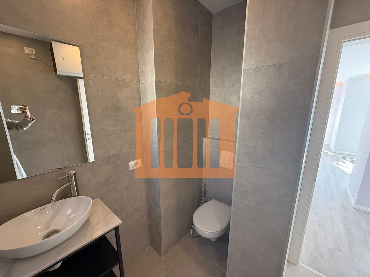 APPARTAMENTO 1+1 VICINO AL CENTRO DI DURAZZO, IN VENDITA!