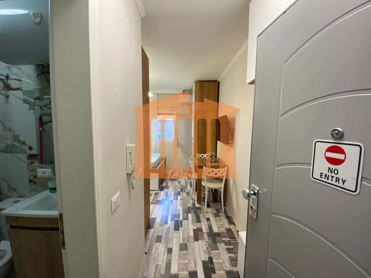 GARSONIERE NE QENDER- DURRES,  PER QIRA!