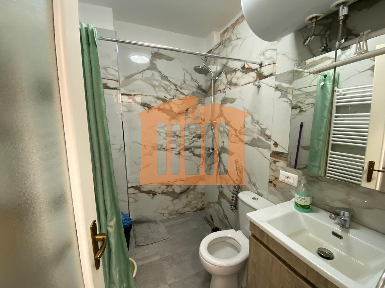 GARSONIERE NE QENDER- DURRES,  PER QIRA!