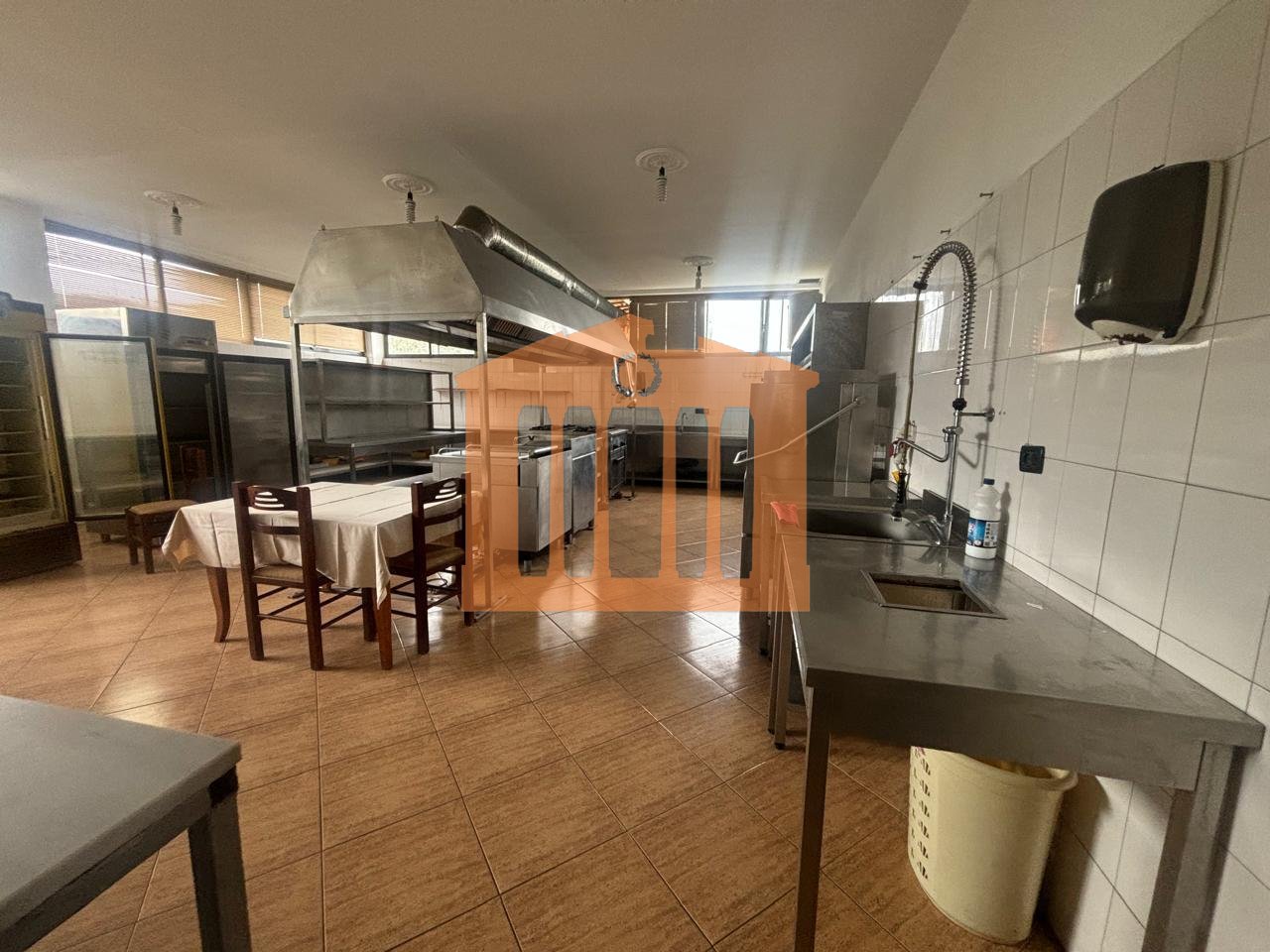 GODINE BIZNESINE XHAFZOTAJ, PER SHITJE!