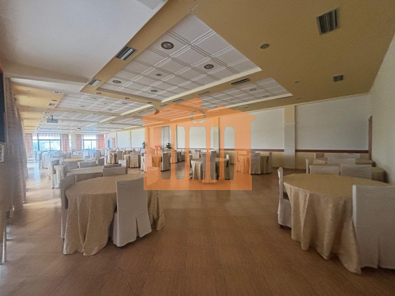 GODINE BIZNESINE XHAFZOTAJ, PER SHITJE!