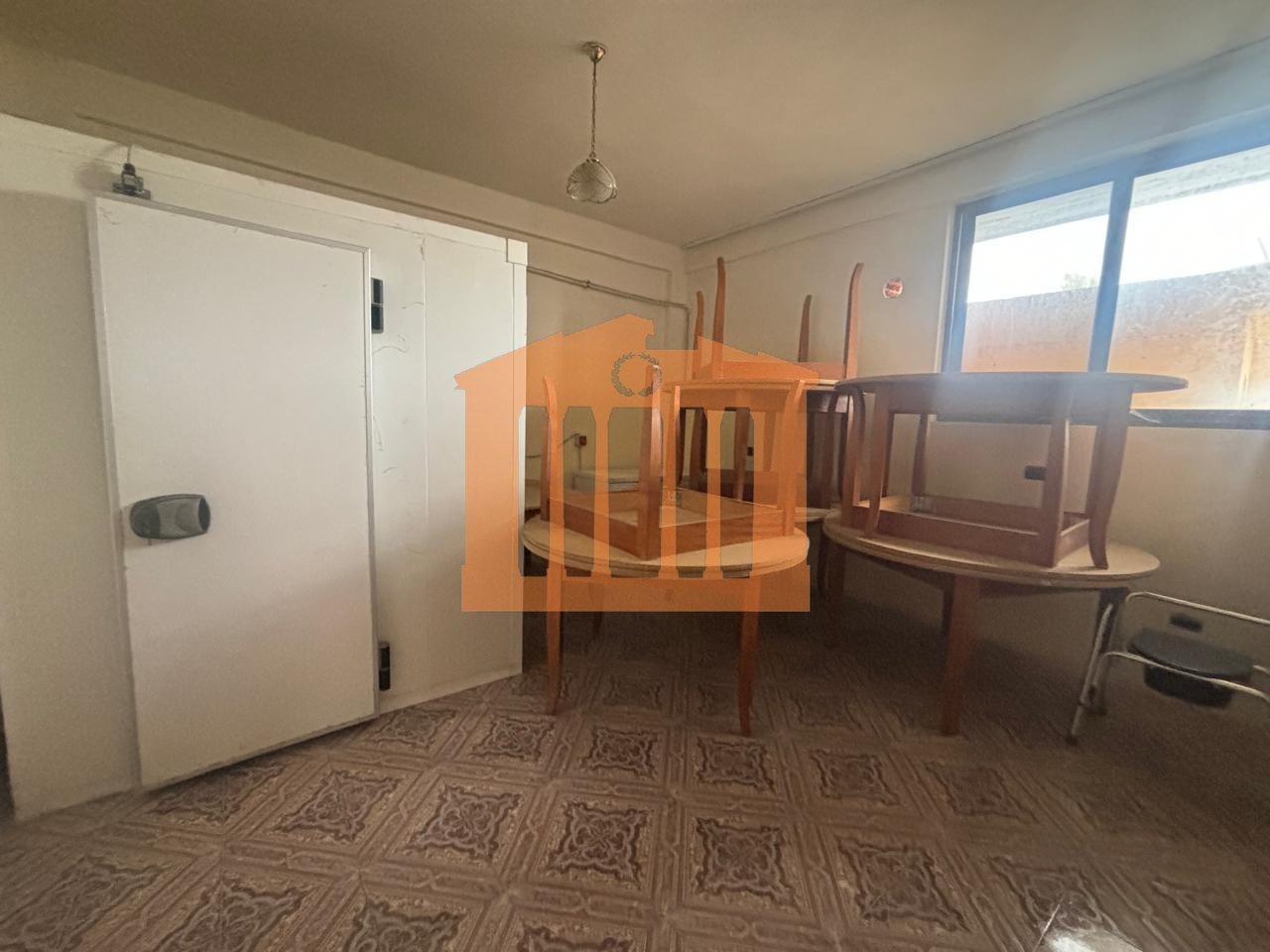 GODINE BIZNESINE XHAFZOTAJ, PER SHITJE!