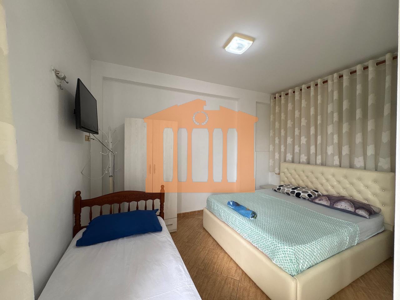 GODINE BIZNESINE XHAFZOTAJ, PER SHITJE!