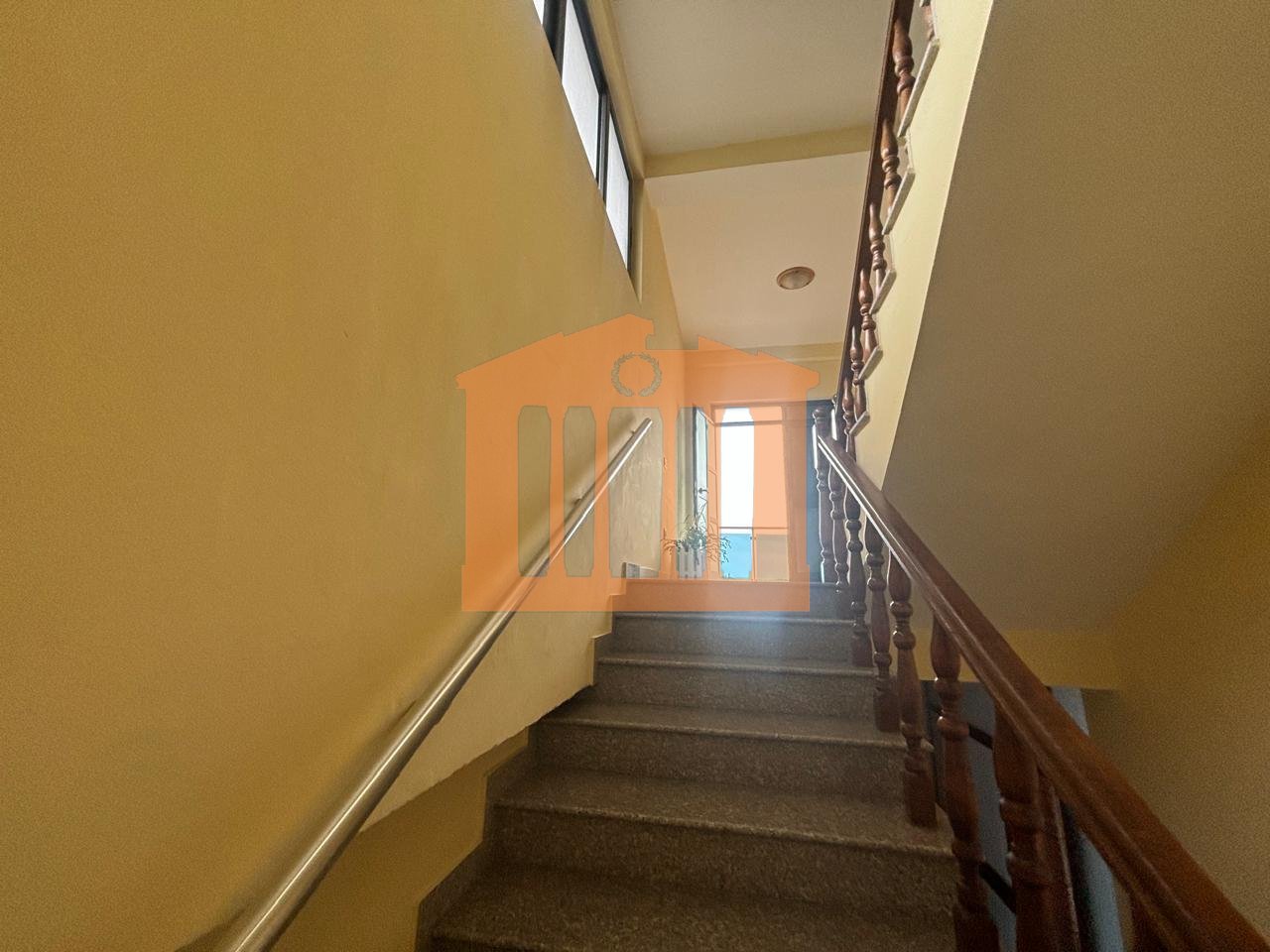 GODINE BIZNESINE XHAFZOTAJ, PER SHITJE!