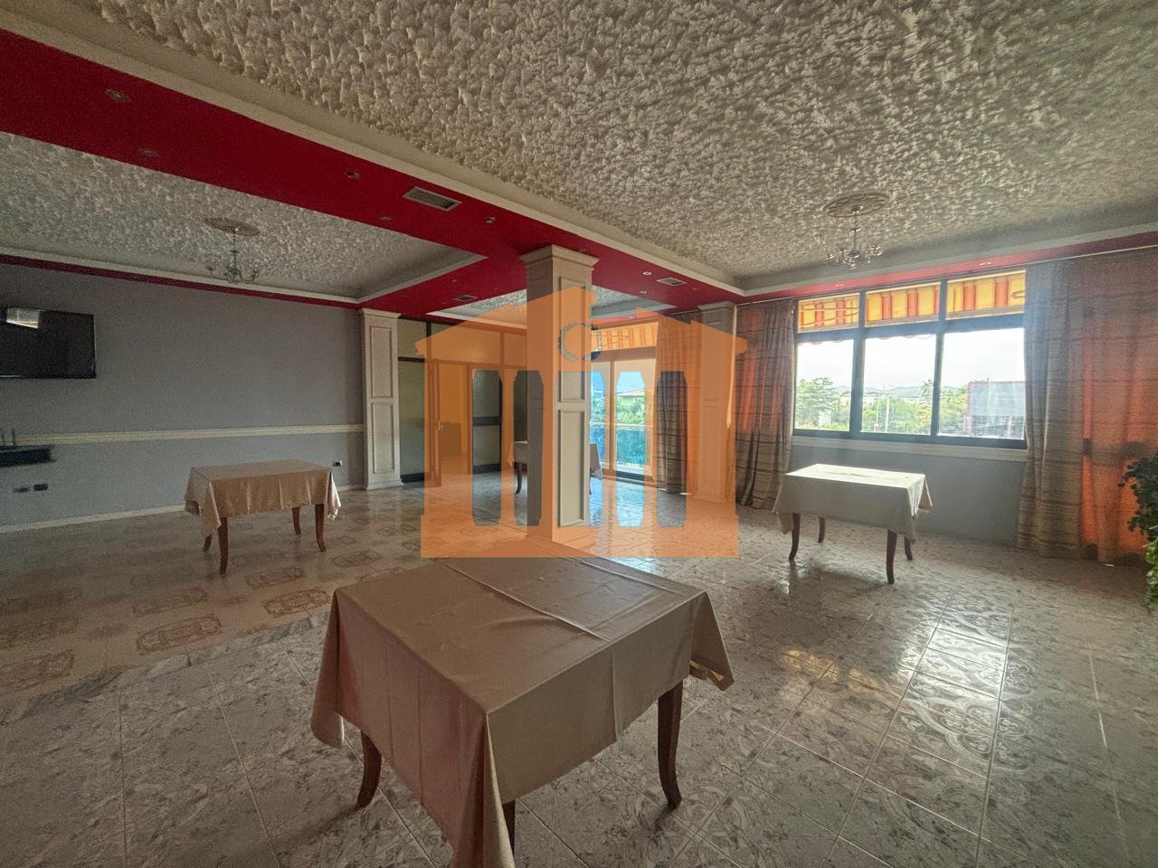 GODINE BIZNESINE XHAFZOTAJ, PER SHITJE!