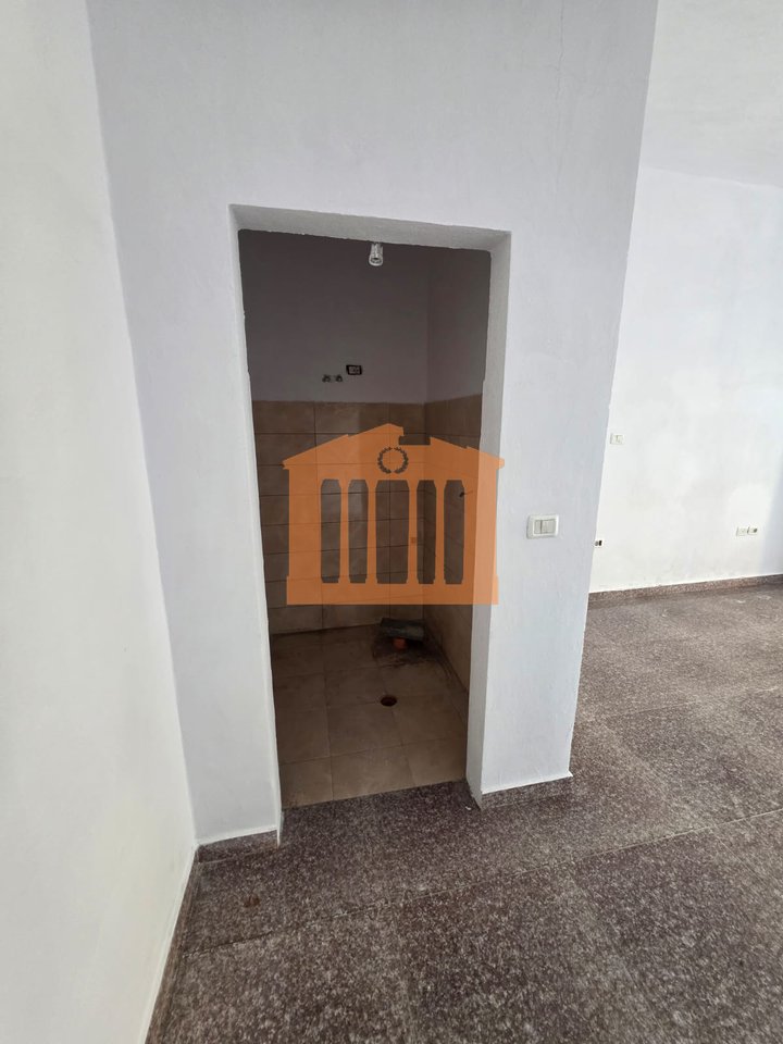 BUSINESS PREMISES ON THE BEACH IN DURRES, FOR SALE!