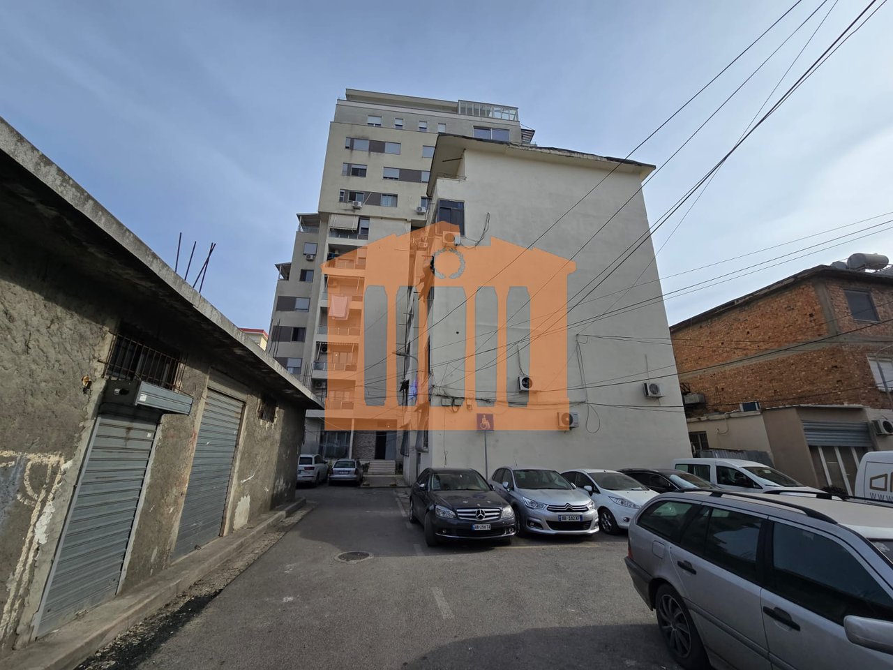 APPARTAMENTO 2+1+2 VICINO AL CENTRO IN VENDITA!